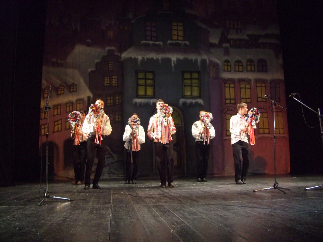 Concert de colinde susţinut de seminariştii botoşăneni