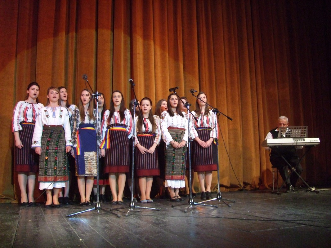 Concert de colinde susţinut de seminariştii botoşăneni