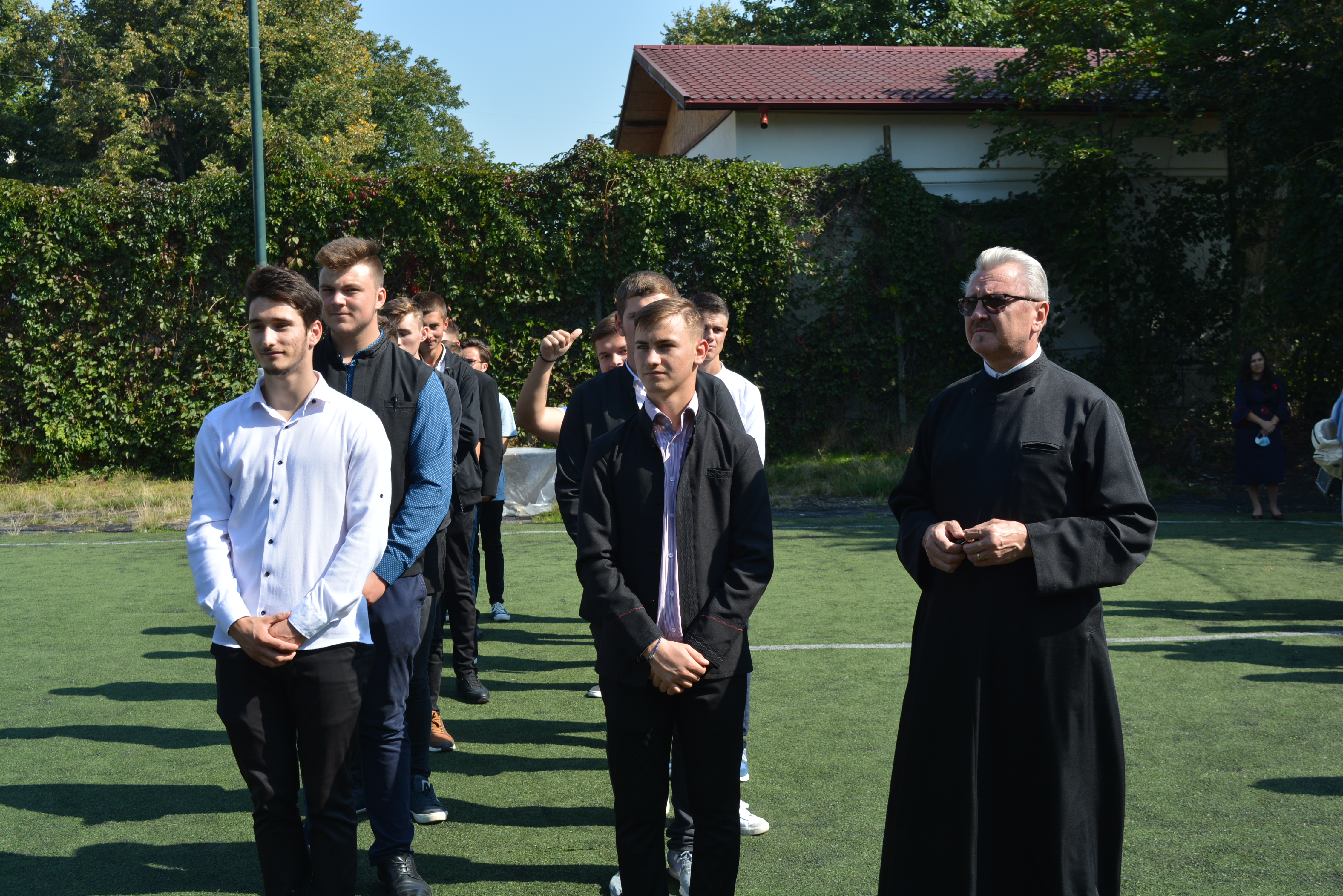 Părintele profesor Visarion Vizitiu cu clasa Părintele profesor Visarion Vizitiu cu clasa