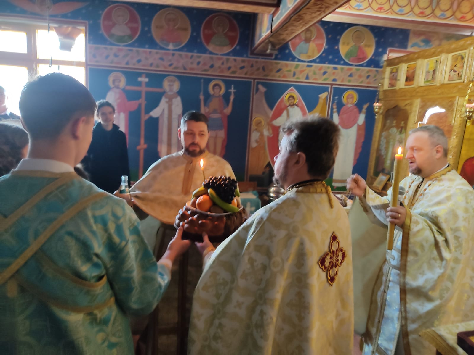 Sfinții Trei Ierarhi - personalități distincte și modele în unitate