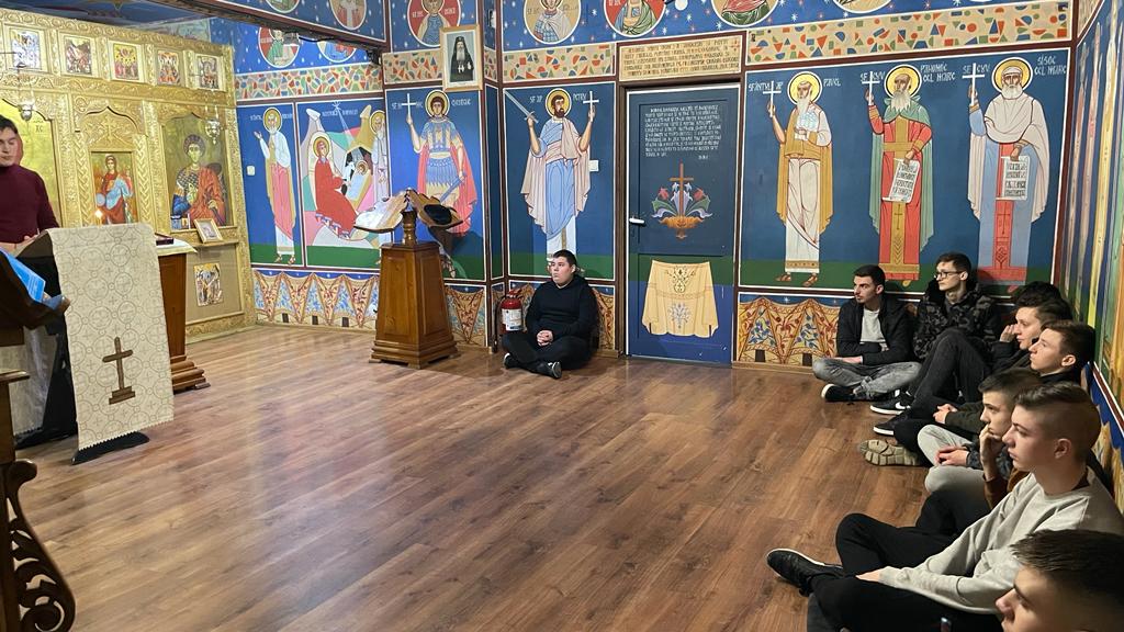 Educația fizicului este ... despre educație în primul rând