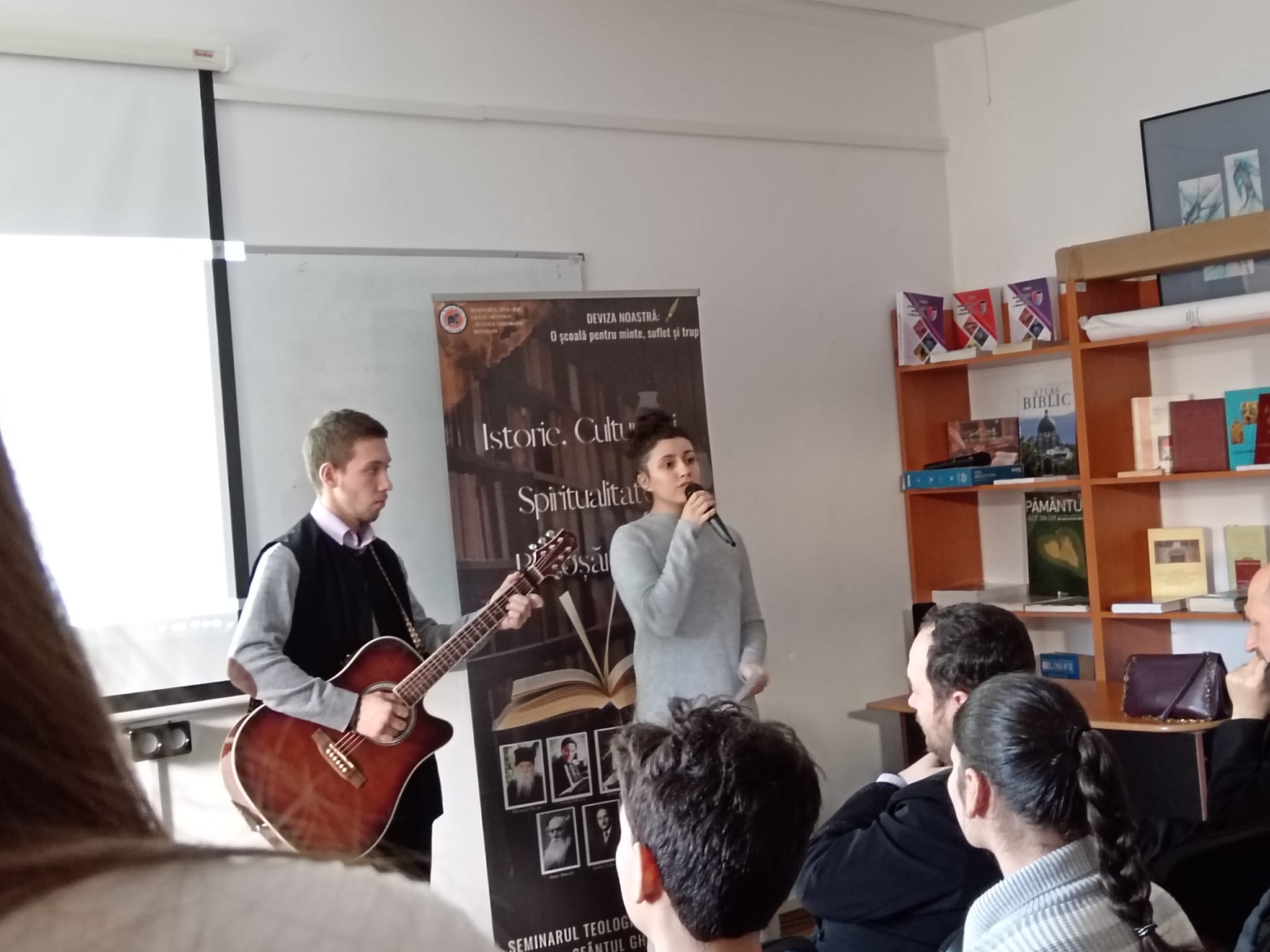 Mihai Eminescu omagiat la Seminarul Teologic Liceal Ortodox „Sf. Gheorghe” din Botoșani