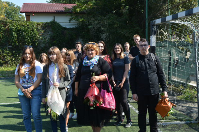Doamana profesoară Corina Țifrea cu clasa