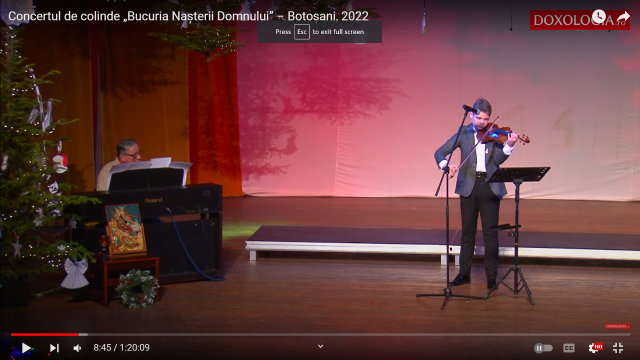 Elevul Patrick Mihail Petrescu, al  - intoneaza Rapsodia romana scisa de Ciprian Porumbescu